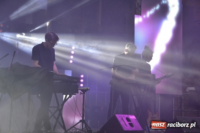 Zdjęcie w galerii na portalu naszraciborz.pl: INTRO - festiwal muzyki elektronicznej i światła na Zamku Piastowskim wiadomości z regionu