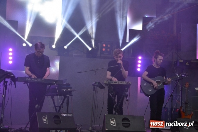 Zdjęcie w galerii na portalu naszraciborz.pl: INTRO - festiwal muzyki elektronicznej i światła na Zamku Piastowskim wiadomości z regionu