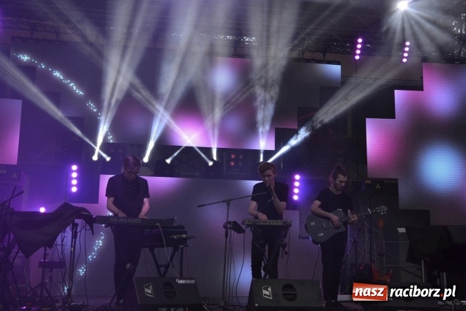 Zdjęcie w galerii na portalu naszraciborz.pl: INTRO - festiwal muzyki elektronicznej i światła na Zamku Piastowskim wiadomości z regionu