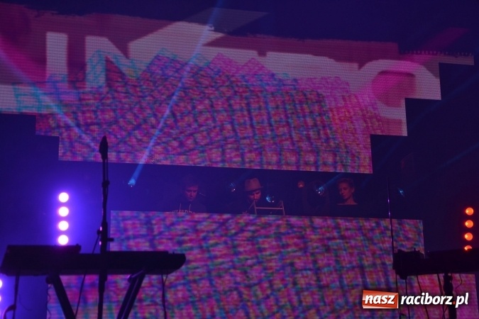 Zdjęcie w galerii na portalu naszraciborz.pl: INTRO - festiwal muzyki elektronicznej i światła na Zamku Piastowskim wiadomości z regionu