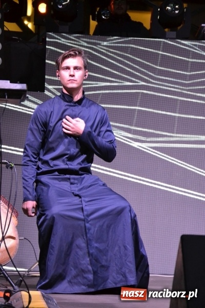 Zdjęcie w galerii na portalu naszraciborz.pl: INTRO - festiwal muzyki elektronicznej i światła na Zamku Piastowskim wiadomości z regionu