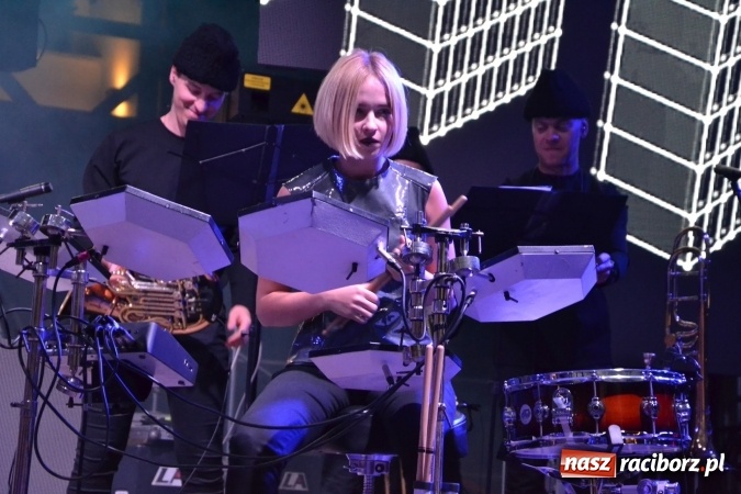 Zdjęcie w galerii na portalu naszraciborz.pl: INTRO - festiwal muzyki elektronicznej i światła na Zamku Piastowskim wiadomości z regionu