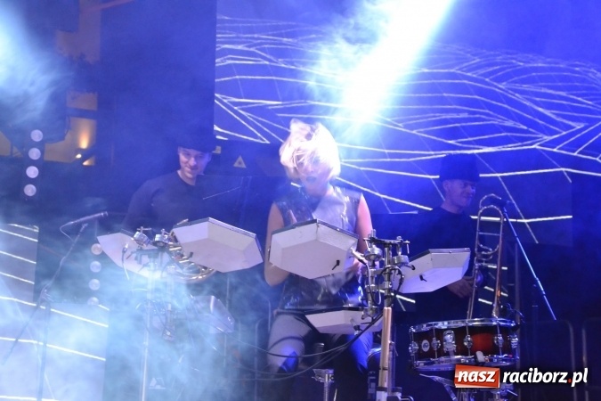 Zdjęcie w galerii na portalu naszraciborz.pl: INTRO - festiwal muzyki elektronicznej i światła na Zamku Piastowskim wiadomości z regionu