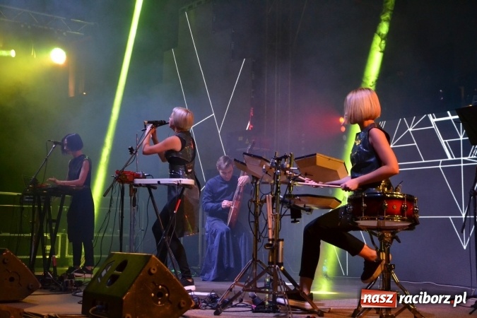 Zdjęcie w galerii na portalu naszraciborz.pl: INTRO - festiwal muzyki elektronicznej i światła na Zamku Piastowskim wiadomości z regionu