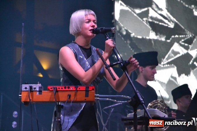 Zdjęcie w galerii na portalu naszraciborz.pl: INTRO - festiwal muzyki elektronicznej i światła na Zamku Piastowskim wiadomości z regionu