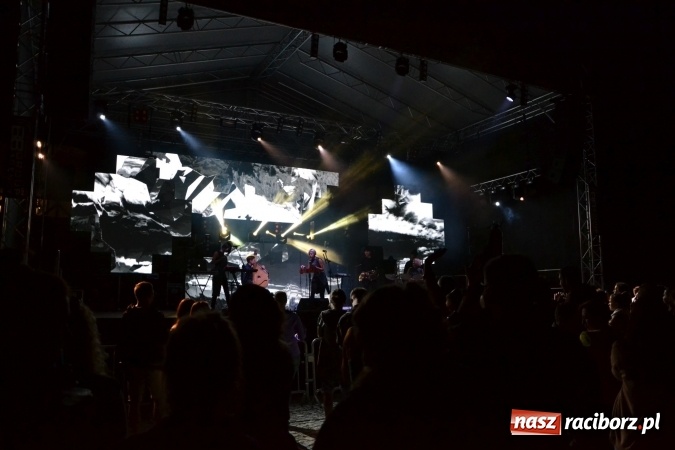 Zdjęcie w galerii na portalu naszraciborz.pl: INTRO - festiwal muzyki elektronicznej i światła na Zamku Piastowskim wiadomości z regionu