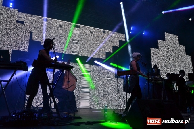 Zdjęcie w galerii na portalu naszraciborz.pl: INTRO - festiwal muzyki elektronicznej i światła na Zamku Piastowskim wiadomości z regionu