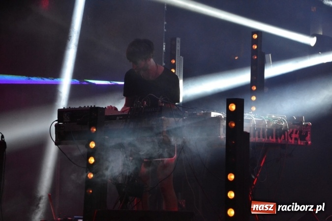 Zdjęcie w galerii na portalu naszraciborz.pl: INTRO - festiwal muzyki elektronicznej i światła na Zamku Piastowskim wiadomości z regionu