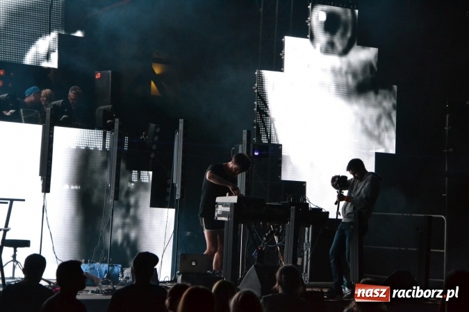 Zdjęcie w galerii na portalu naszraciborz.pl: INTRO - festiwal muzyki elektronicznej i światła na Zamku Piastowskim wiadomości z regionu