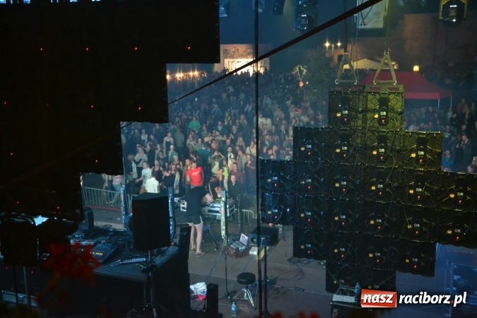 Zdjęcie w galerii na portalu naszraciborz.pl: INTRO - festiwal muzyki elektronicznej i światła na Zamku Piastowskim wiadomości z regionu