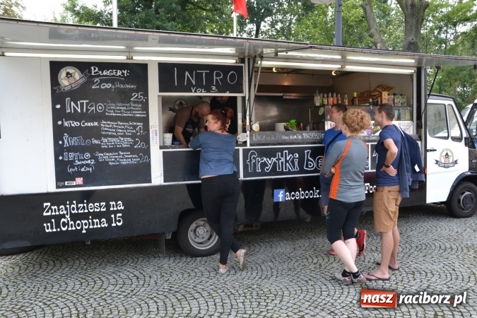 Zdjęcie w galerii na portalu naszraciborz.pl: INTRO - festiwal muzyki elektronicznej i światła na Zamku Piastowskim wiadomości z regionu