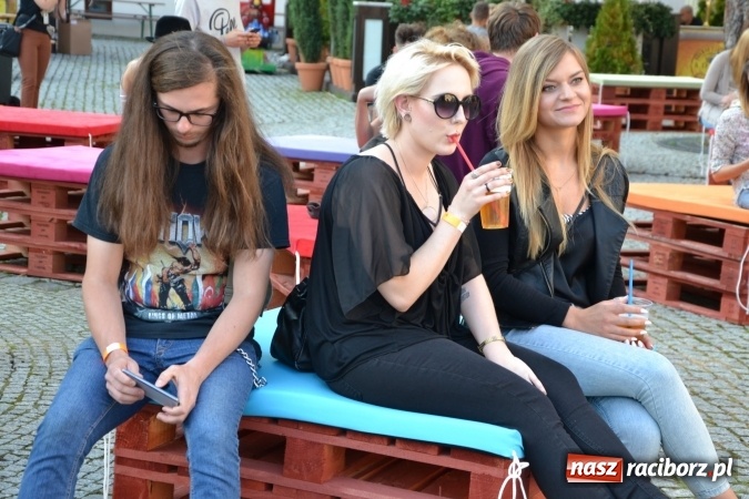 Zdjęcie w galerii na portalu naszraciborz.pl: INTRO - festiwal muzyki elektronicznej i światła na Zamku Piastowskim wiadomości z regionu