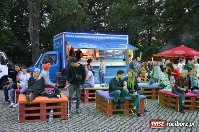 Zdjęcie w galerii na portalu naszraciborz.pl: INTRO - festiwal muzyki elektronicznej i światła na Zamku Piastowskim wiadomości z regionu