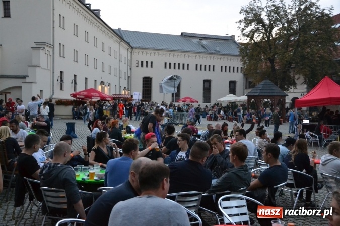 Zdjęcie w galerii na portalu naszraciborz.pl: INTRO - festiwal muzyki elektronicznej i światła na Zamku Piastowskim wiadomości z regionu