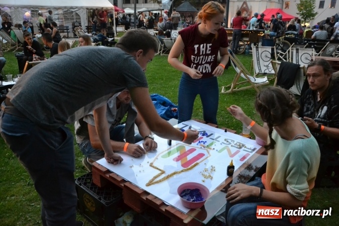 Zdjęcie w galerii na portalu naszraciborz.pl: INTRO - festiwal muzyki elektronicznej i światła na Zamku Piastowskim wiadomości z regionu