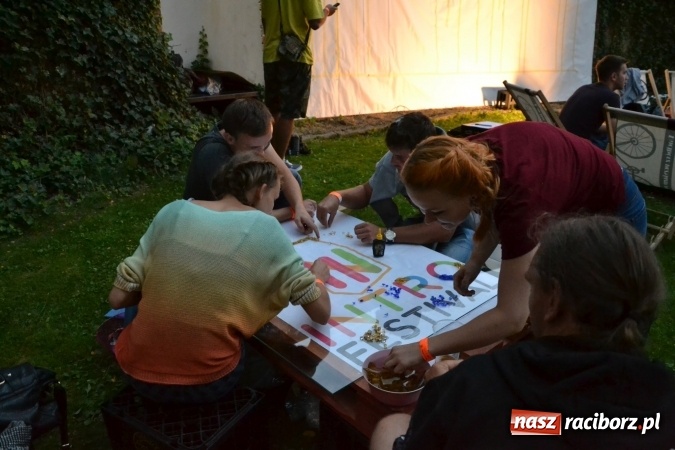 Zdjęcie w galerii na portalu naszraciborz.pl: INTRO - festiwal muzyki elektronicznej i światła na Zamku Piastowskim wiadomości z regionu