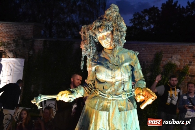 Zdjęcie w galerii na portalu naszraciborz.pl: INTRO - festiwal muzyki elektronicznej i światła na Zamku Piastowskim wiadomości z regionu