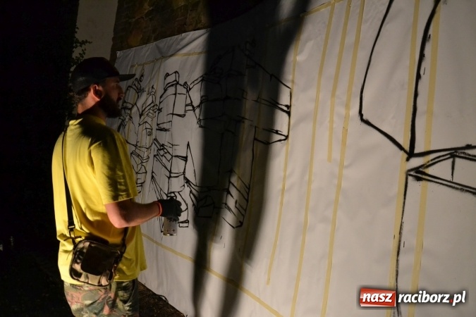 Zdjęcie w galerii na portalu naszraciborz.pl: INTRO - festiwal muzyki elektronicznej i światła na Zamku Piastowskim wiadomości z regionu