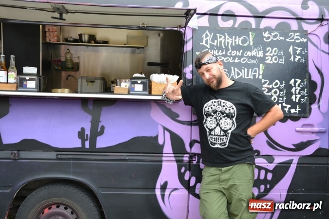 Zdjęcie w galerii na portalu naszraciborz.pl: INTRO - festiwal muzyki elektronicznej i światła na Zamku Piastowskim wiadomości z regionu