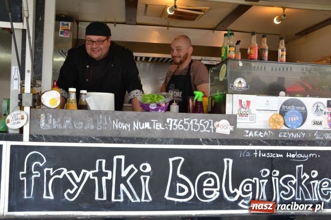 Zdjęcie w galerii na portalu naszraciborz.pl: INTRO - festiwal muzyki elektronicznej i światła na Zamku Piastowskim wiadomości z regionu