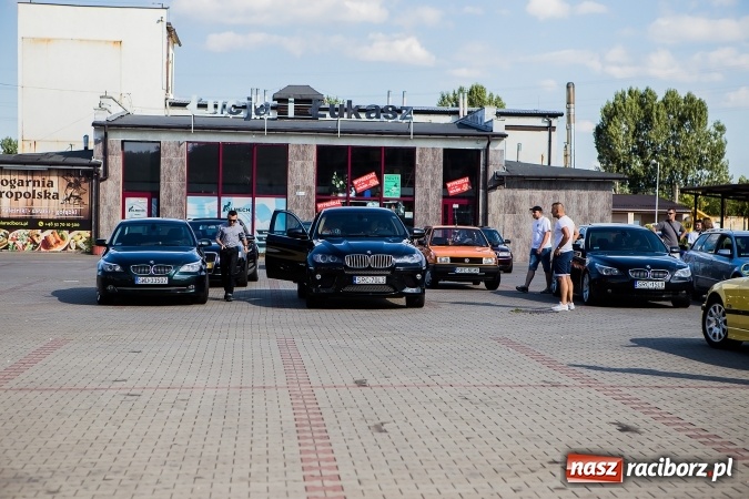 Zdjęcie w galerii na portalu naszraciborz.pl: Zlot miłośnik&oacute;w samochod&oacute;w marki BMW przy Kościuszki wiadomości z regionu