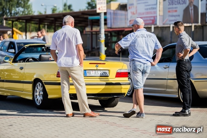 Zdjęcie w galerii na portalu naszraciborz.pl: Zlot miłośnik&oacute;w samochod&oacute;w marki BMW przy Kościuszki wiadomości z regionu