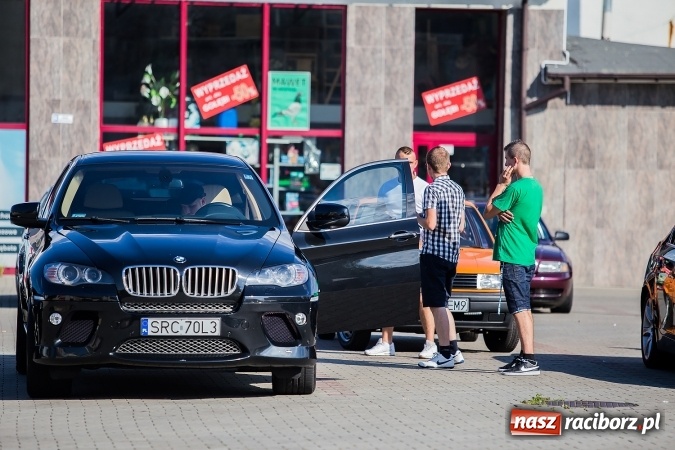 Zdjęcie w galerii na portalu naszraciborz.pl: Zlot miłośnik&oacute;w samochod&oacute;w marki BMW przy Kościuszki wiadomości z regionu