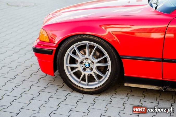 Zdjęcie w galerii na portalu naszraciborz.pl: Zlot miłośnik&oacute;w samochod&oacute;w marki BMW przy Kościuszki wiadomości z regionu