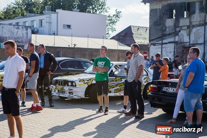 Zdjęcie w galerii na portalu naszraciborz.pl: Zlot miłośnik&oacute;w samochod&oacute;w marki BMW przy Kościuszki wiadomości z regionu