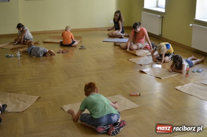 Zdjęcie w galerii na portalu naszraciborz.pl: Wakacje z RCK - warsztaty rzeźby w glinie  wiadomości z regionu