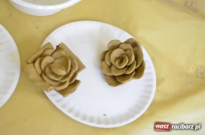 Zdjęcie w galerii na portalu naszraciborz.pl: Wakacje z RCK - warsztaty rzeźby w glinie  wiadomości z regionu