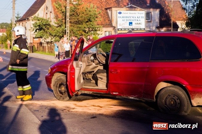 Zdjęcie w galerii na portalu naszraciborz.pl: W Górkach Śląskich motocyklista zderzył się z samochodem osobowym wiadomości z regionu