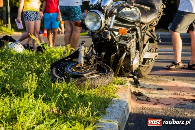 Zdjęcie w galerii na portalu naszraciborz.pl: W Górkach Śląskich motocyklista zderzył się z samochodem osobowym wiadomości z regionu