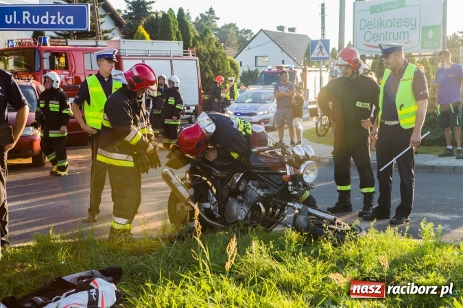 Zdjęcie w galerii na portalu naszraciborz.pl: W Górkach Śląskich motocyklista zderzył się z samochodem osobowym wiadomości z regionu