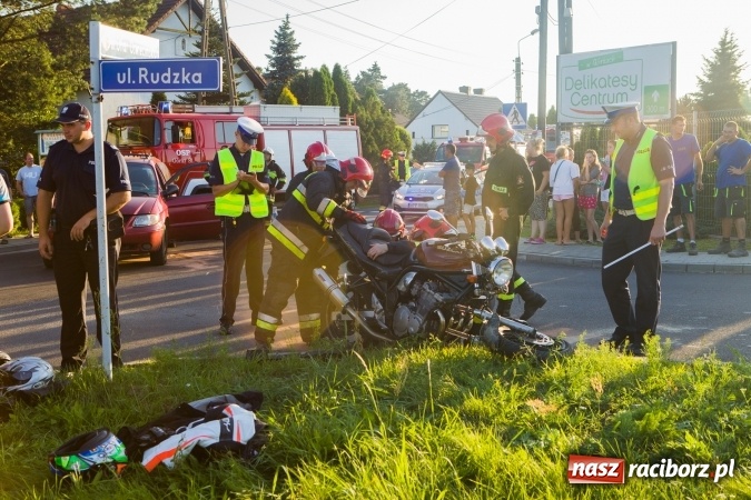Zdjęcie w galerii na portalu naszraciborz.pl: W Górkach Śląskich motocyklista zderzył się z samochodem osobowym wiadomości z regionu