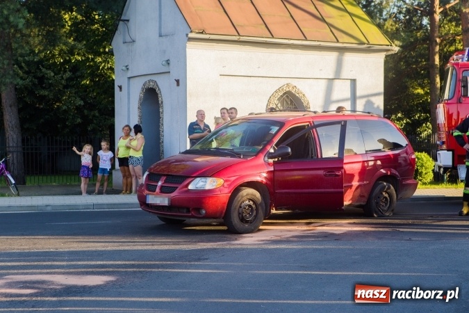 Zdjęcie w galerii na portalu naszraciborz.pl: W Górkach Śląskich motocyklista zderzył się z samochodem osobowym wiadomości z regionu