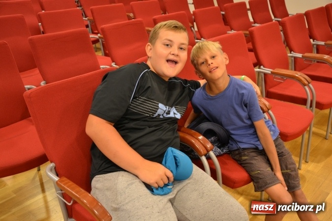 Zdjęcie w galerii na portalu naszraciborz.pl: Letnia Akcja Zamkowe Zuchy 2016 ruszyła na zamku  wiadomości z regionu