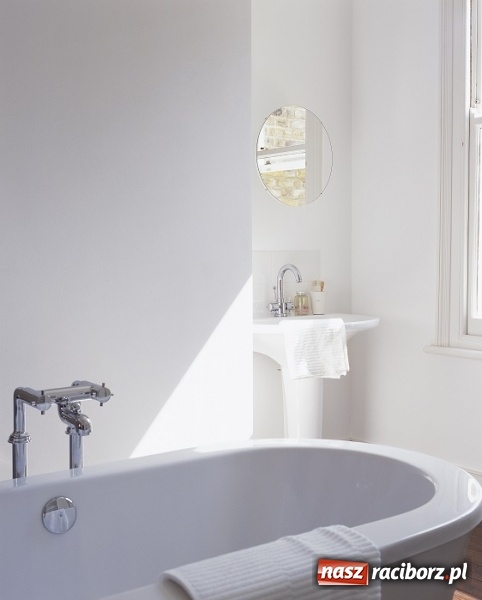 Zdjęcie w galerii na portalu naszraciborz.pl: Aranżacja łazienki w bieli wiadomości z regionu