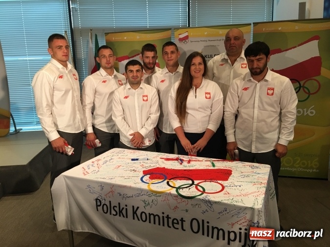 Zdjęcie w galerii na portalu naszraciborz.pl: Zapaśnicy stylu wolnego złożyli olimpijską przysięgę wiadomości z regionu