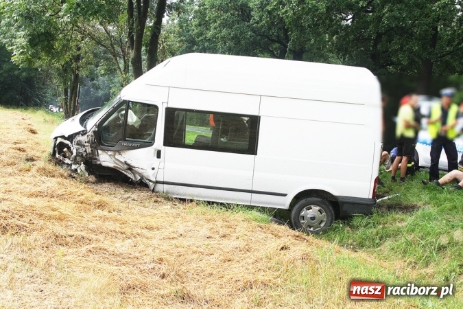 Zdjęcie w galerii na portalu naszraciborz.pl: Wypadek na granicy Raciborza i Kornowaca. Zderzyły się cztery samochody! wiadomości z regionu