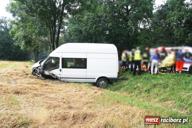 Zdjęcie w galerii na portalu naszraciborz.pl: Wypadek na granicy Raciborza i Kornowaca. Zderzyły się cztery samochody! wiadomości z regionu
