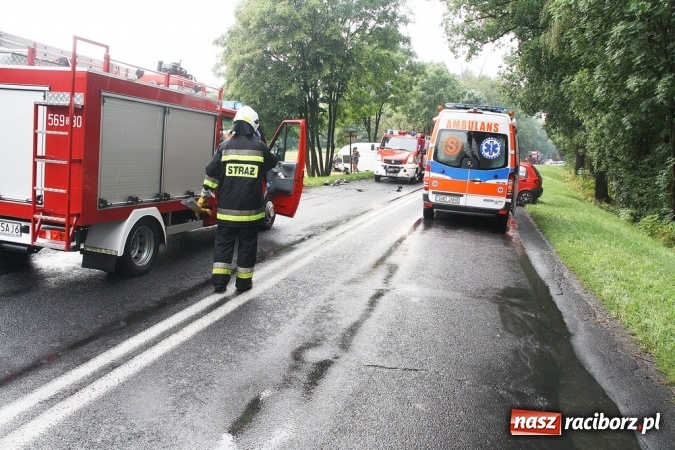 Zdjęcie w galerii na portalu naszraciborz.pl: Wypadek na granicy Raciborza i Kornowaca. Zderzyły się cztery samochody! wiadomości z regionu