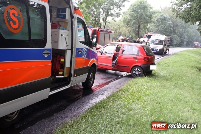 Zdjęcie w galerii na portalu naszraciborz.pl: Wypadek na granicy Raciborza i Kornowaca. Zderzyły się cztery samochody! wiadomości z regionu