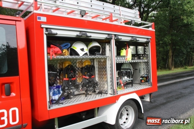 Zdjęcie w galerii na portalu naszraciborz.pl: Wypadek na granicy Raciborza i Kornowaca. Zderzyły się cztery samochody! wiadomości z regionu