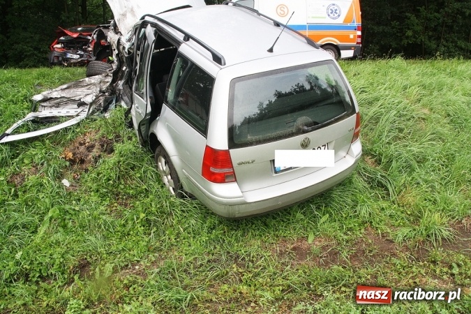 Zdjęcie w galerii na portalu naszraciborz.pl: Wypadek na granicy Raciborza i Kornowaca. Zderzyły się cztery samochody! wiadomości z regionu