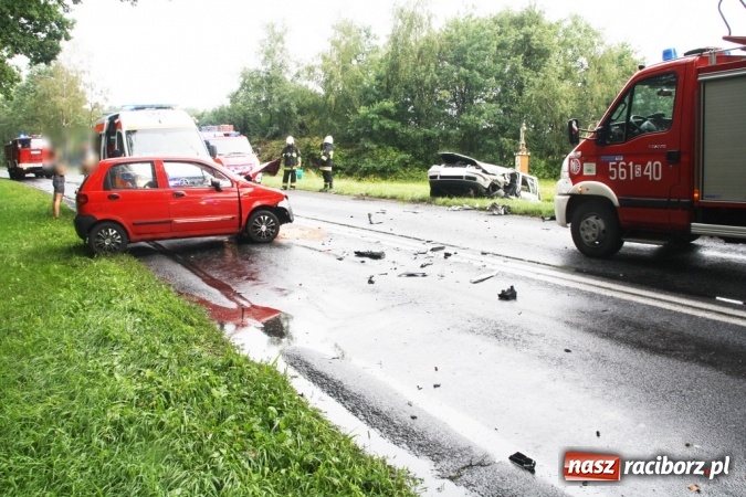 Zdjęcie w galerii na portalu naszraciborz.pl: Wypadek na granicy Raciborza i Kornowaca. Zderzyły się cztery samochody! wiadomości z regionu