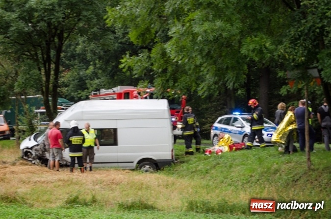 Zdjęcie w galerii na portalu naszraciborz.pl: Wypadek na granicy Raciborza i Kornowaca. Zderzyły się cztery samochody! wiadomości z regionu