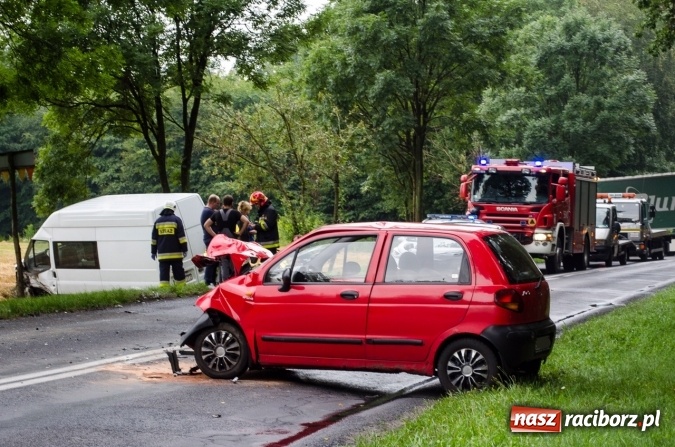 Zdjęcie w galerii na portalu naszraciborz.pl: Wypadek na granicy Raciborza i Kornowaca. Zderzyły się cztery samochody! wiadomości z regionu