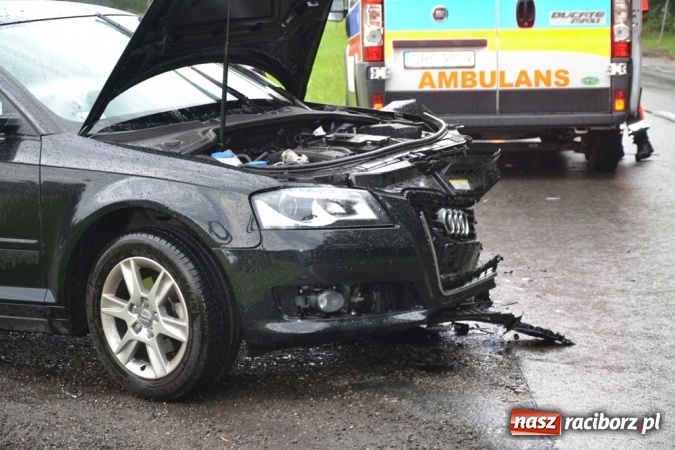 Zdjęcie w galerii na portalu naszraciborz.pl: Audi wyjechało wprost pod ciężar&oacute;wkę! wiadomości z regionu