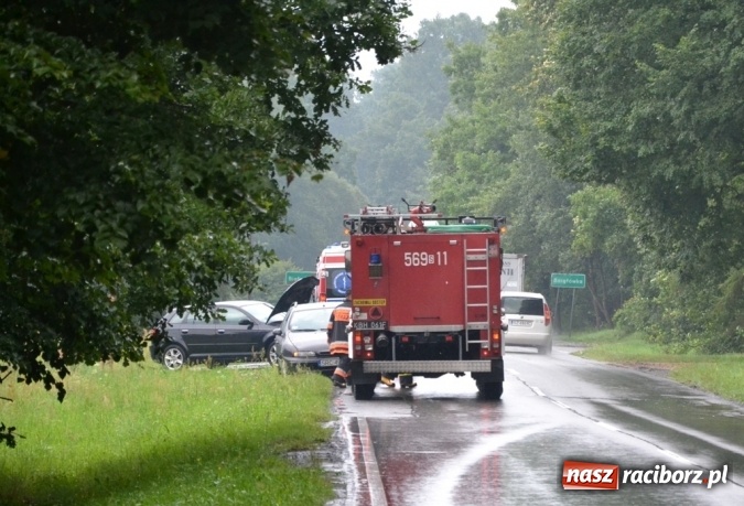 Zdjęcie w galerii na portalu naszraciborz.pl: Audi wyjechało wprost pod ciężar&oacute;wkę! wiadomości z regionu